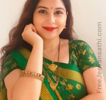 Esha, 9 June 1977, Jintur, India